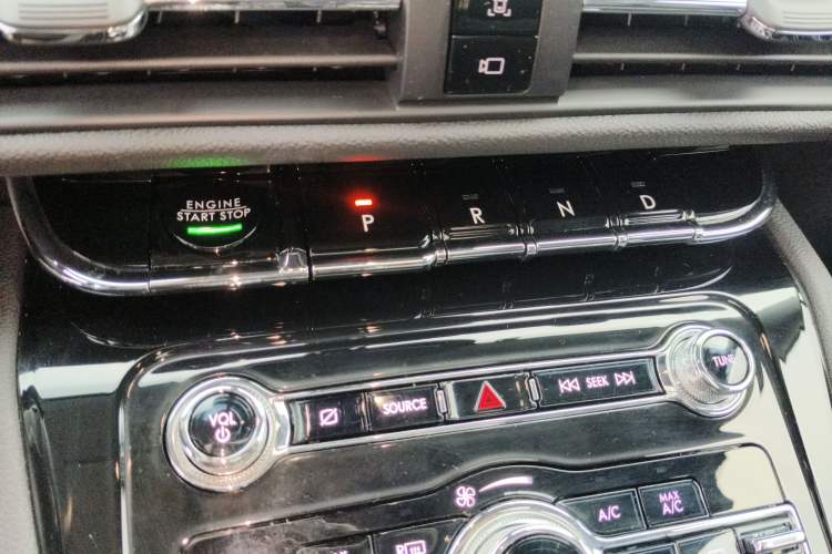 Used Lincoln Corsair 2022 2.0T Four-Wheel Drive Prestige Edition Gear Lever