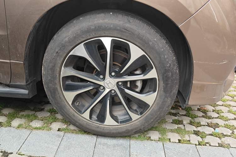 Used Honda Avancier 2017 240TURBO Two-Wheel Drive Comfort Version Right Front Wheel Hub