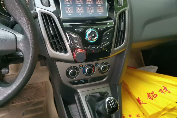 Used Ford Focus 2012 Hatchback 1.6L Manual Comfort Model
