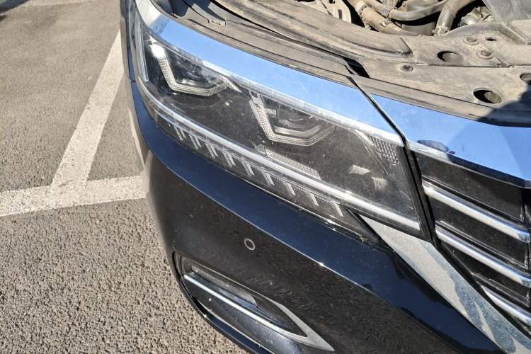 Used Volkswagen Passat 2020 Revised Version 330TSI Luxury Edition China VI Standard Right Front Headlight