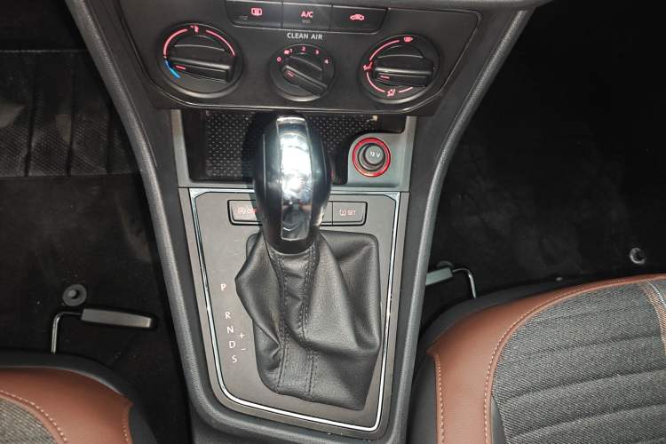 Used Volkswagen Lavida 2019 Lavida Start 1.5L Automatic Comfort Edition China VI Standard Gear Lever