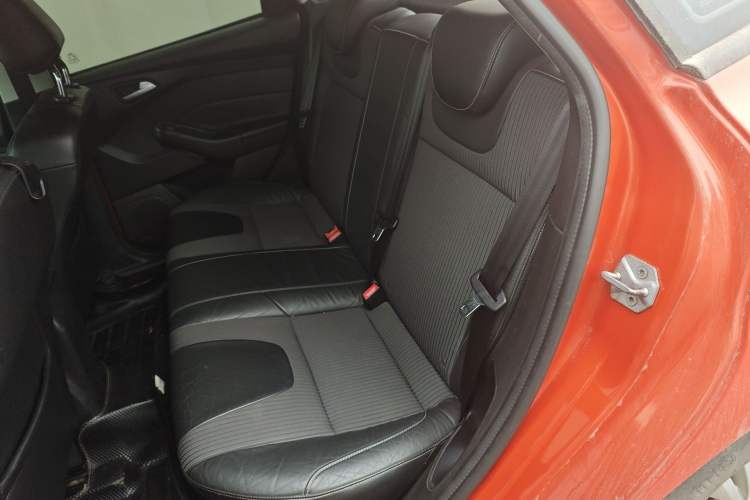 Used Ford Focus 2012 Hatchback 1.6L Automatic Fashion Edition