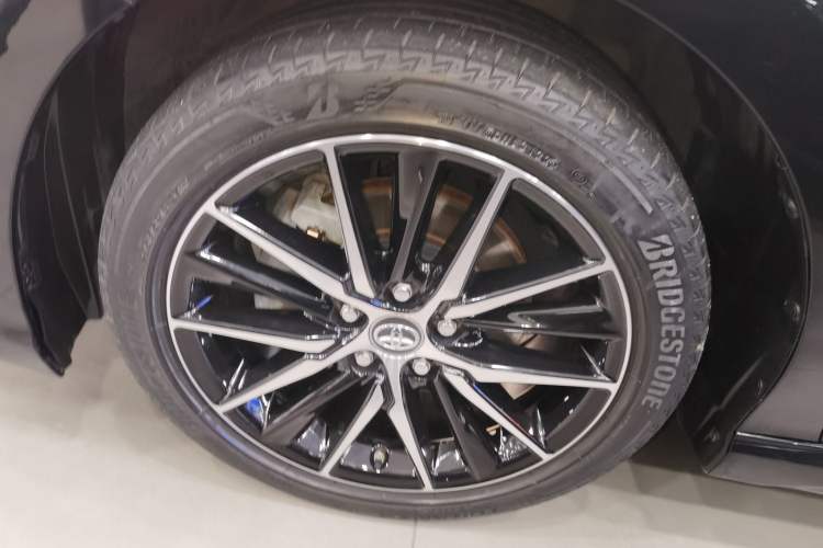 Used Toyota Camry 2021 2.0S FENGSHANG Edition Left Front Wheel Hub