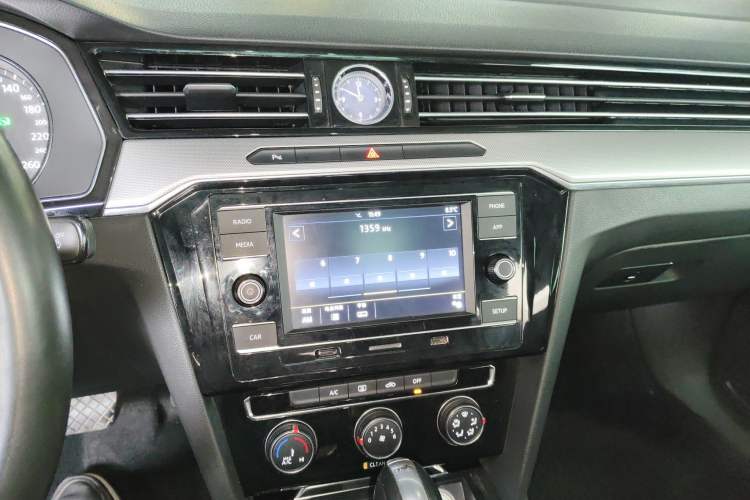 Used Volkswagen Magotan 2019 330TSI DSG Leading Edition China V Standard
