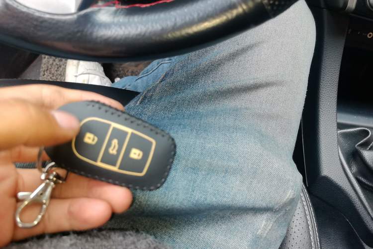 Used Soueast V6 Lingshi 2014 1.5L Manual Luxury Edition for Women Vehicle Key