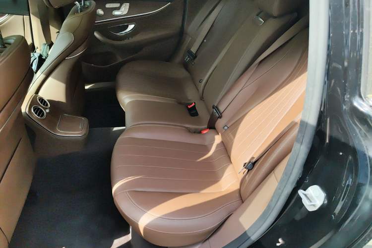 Used Mercedes-Benz E-Class 2022 Updated E 300 L Luxury Edition Left Rear Seat