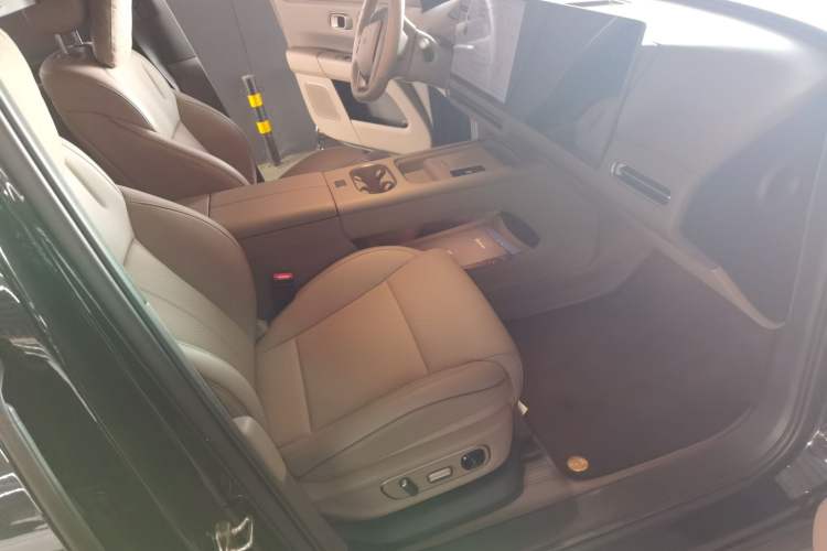 Used Li Auto Li Auto i6 2025 Model Four-Wheel-Drive Standard Type