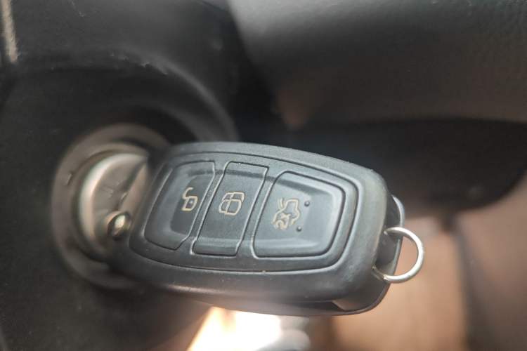 Used Ford Focus 2015 Hatchback 1.6L Manual Fashion Edition Vehicle Key