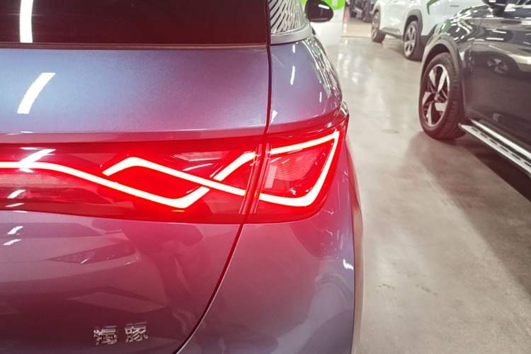 Used BYD Dolphin 2025 420km Fashion Edition Right Rear Taillight