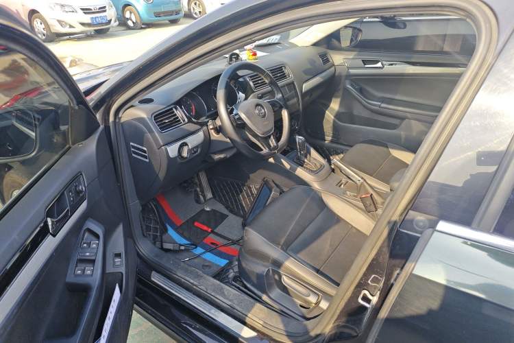 Used Volkswagen Sagitar 2016 230TSI 25th Anniversary Edition
