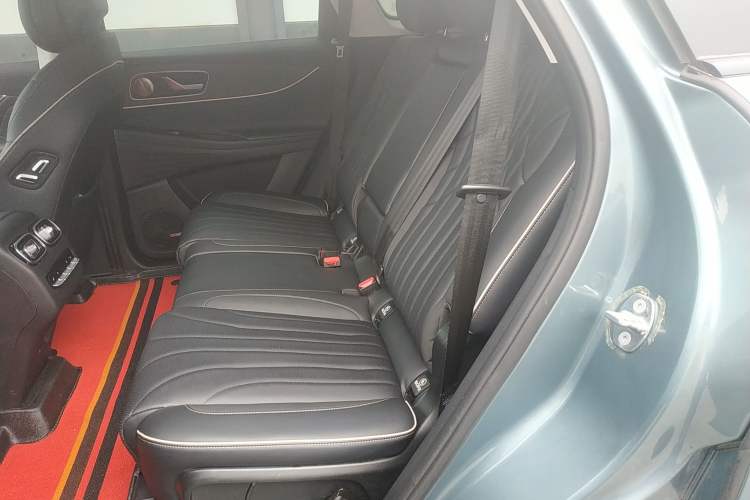 Used Chery Tiggo 9 2023 2.0T Dual-Clutch Two-Wheel Drive Luxury Edition 5 Seats Left Rear Seat