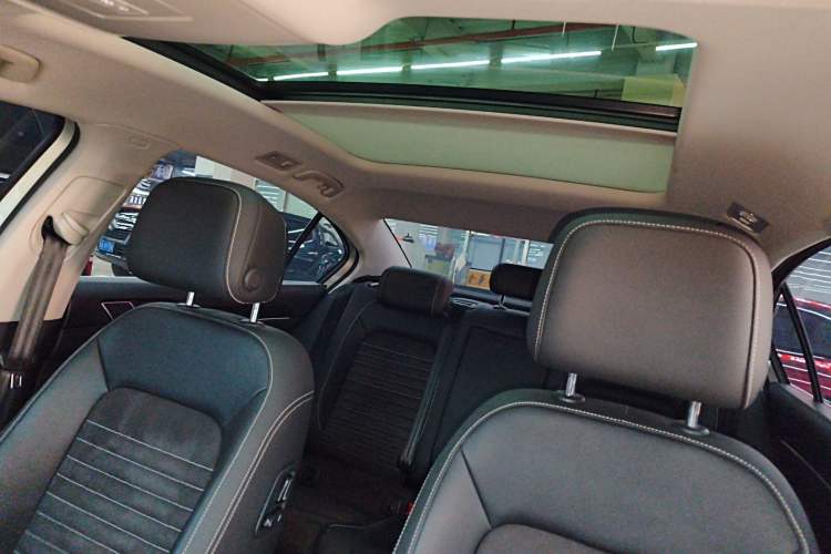 Used Volkswagen Magotan 2021 330TSI DSG 30th Anniversary Edition Headliner