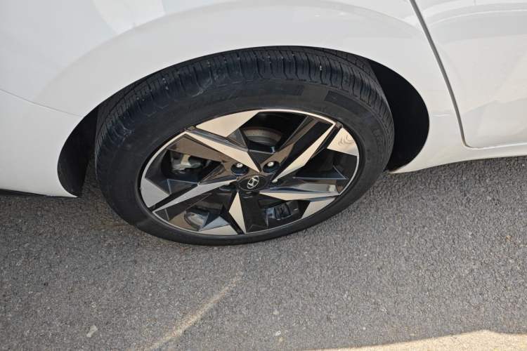 Used Hyundai Elantra 2021 1.5L CVT LUX Prestige Edition