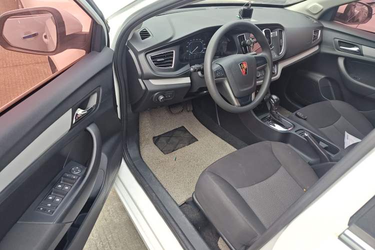 Used Roewe 360 2016 1.5L Automatic Smart Screen Version Driver Seat