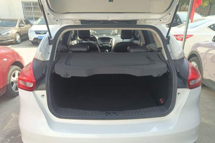 Used Ford Focus 2017 Hatchback 1.6L Automatic Fashion Edition Smart Drive Version
