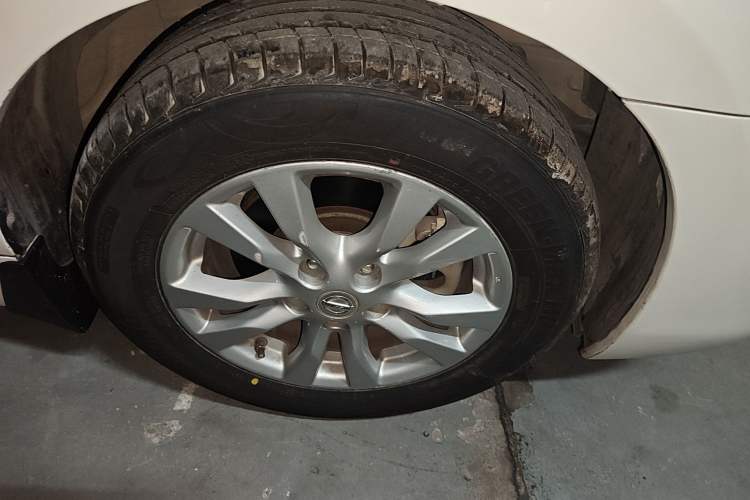 Used Nissan Teana 2013 2.0L XL Comfort Edition Right Front Wheel Hub