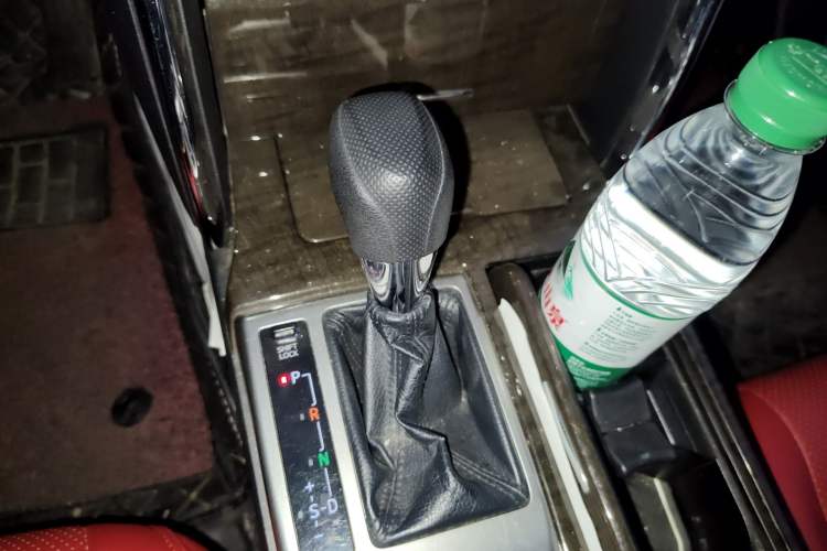 Used Toyota Reiz 2013 2.5S Elite Edition Gear Lever