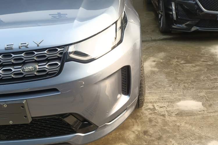 Used Land Rover Discovery Sport 2020 249 PS R-Dynamic Performance Edition Left Front Headlight