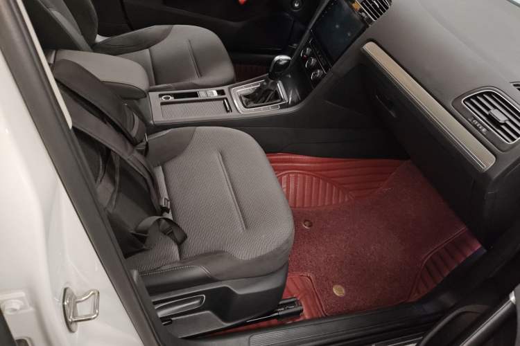 Used Volkswagen Golf 2018 1.6L Automatic Comfort Model Right Front Seat