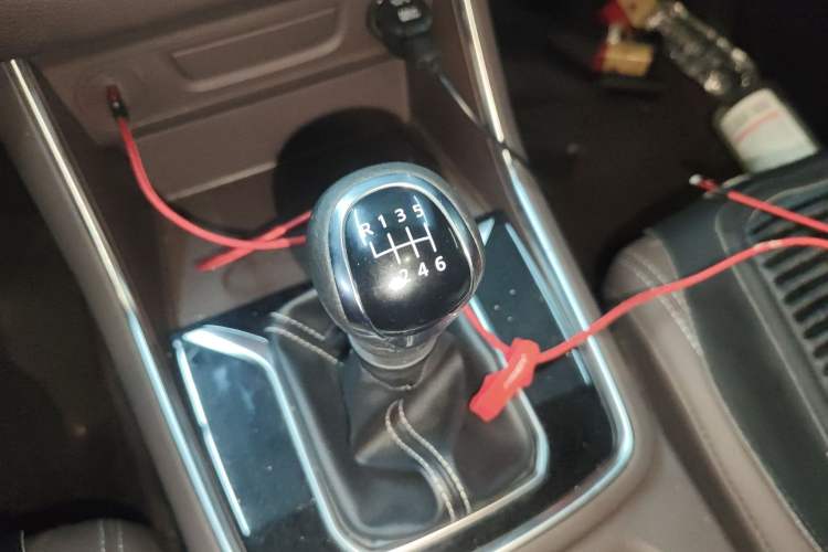 Used Dongfeng Palazzo 2022 2.0T Manual Two-Wheel Drive Luxury Version
