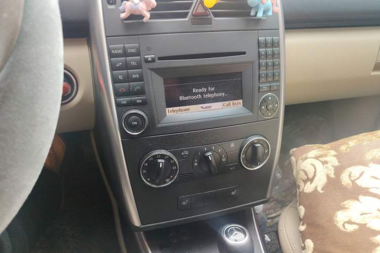 Used Mercedes-Benz A-Class 2011 A 160 Audio And AC Panel