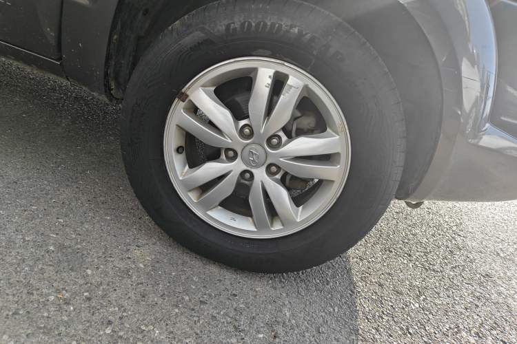 Used Hyundai Tucson 2009 2.0L Manual Two-Wheel Drive Fashion Edition
