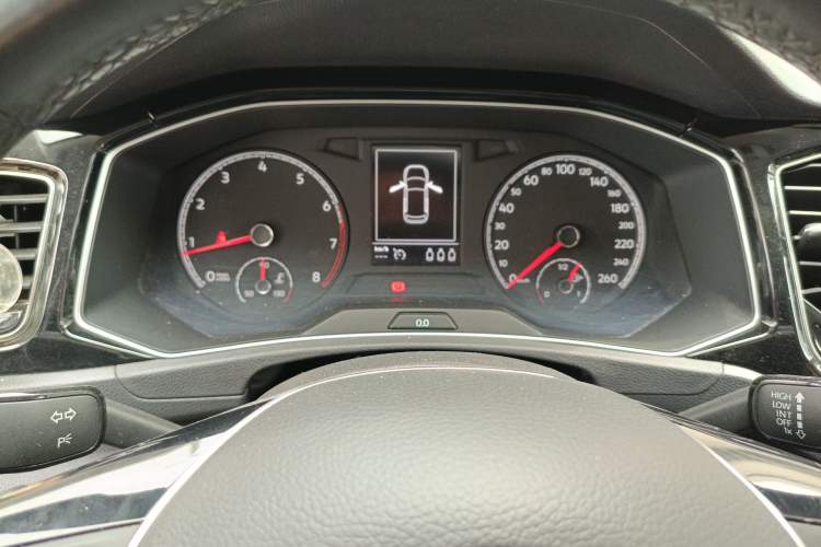 Used Volkswagen T-ROC 2019 280TSI DSG Two-Wheel Drive Comfort Version China VI Standard Instrument Cluster