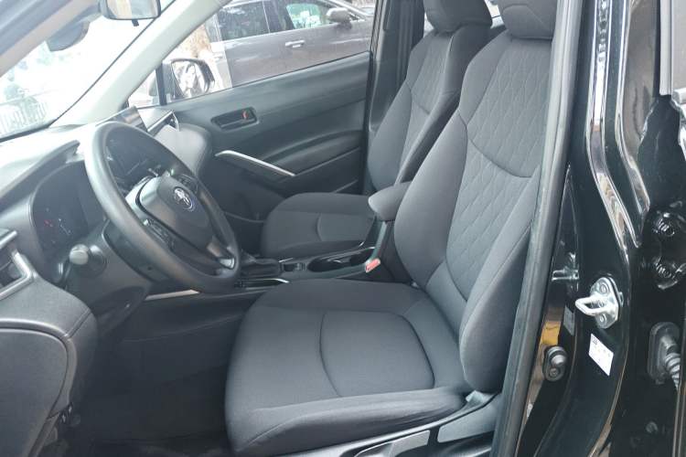 Used Toyota Corolla Cross 2023 2.0L Elite Edition Left Front Seat