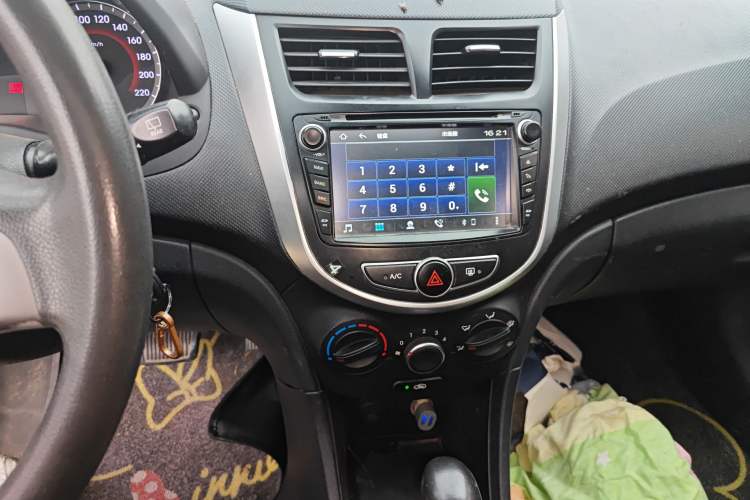 Used Hyundai Verna Ray 2014 1.4L Automatic GLX Audio And AC Panel