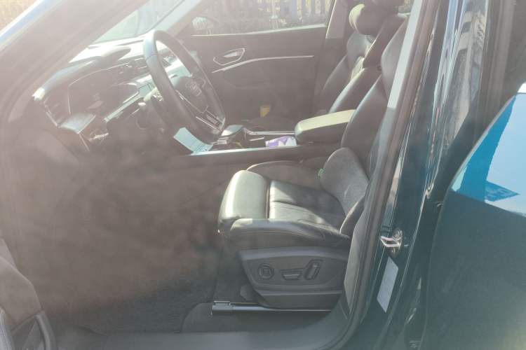 Used Audi e-tron 2019 55 quattro Technology Edition
