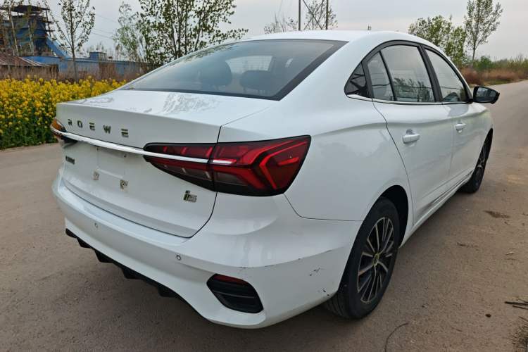 Used Roewe i5 2021 1.5L CVT Diamond Edition
