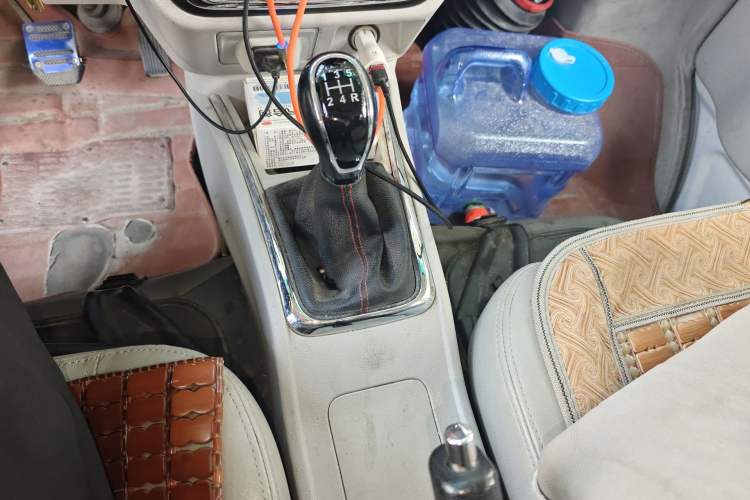 Used Jinbei New Hiace X30L 2021 1.5L Business Central Air-Conditioned Coach China VI Standard SWC15M Gear Lever