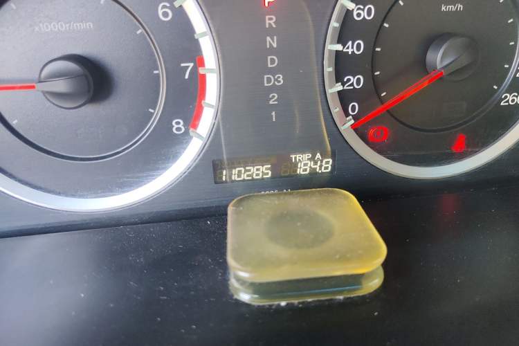 Used Honda Accord 2011 2.0L EX Odometer Close Up