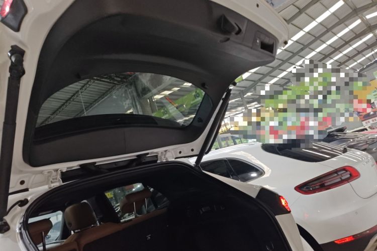 Used Buick Envision 2020 Encore S 652T Four-Wheel Drive Luxury Model Trunk