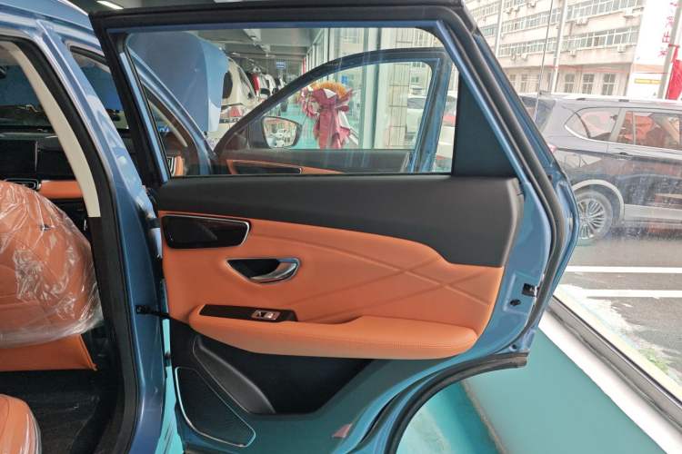 Used JETOUR Shanhai L7 2024 1.5T 120km MAX 5-Seater