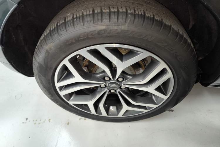 Used Land Rover Range Evoque 2023 Aurora L 249 PS Luxury Edition Exterior 5