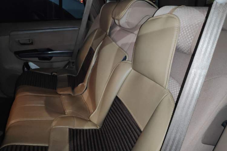 Used Haval H3 2010 Leading Edition 2.5 TCI Two-Wheel Drive Comfort Model Left Rear Seat