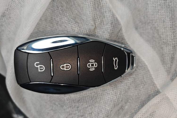 Used Hongqi H5 2023 1.5T HEV Smart Connect Flagship Edition
