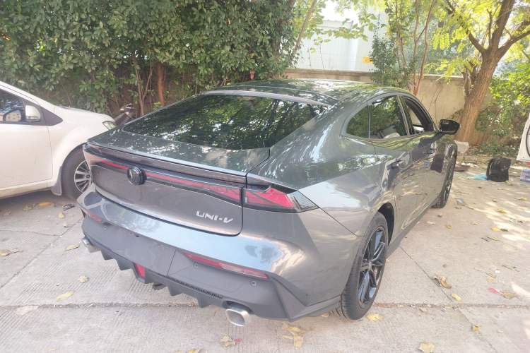 Used Changan UNI-V 2023 1.5T Prestige Model
