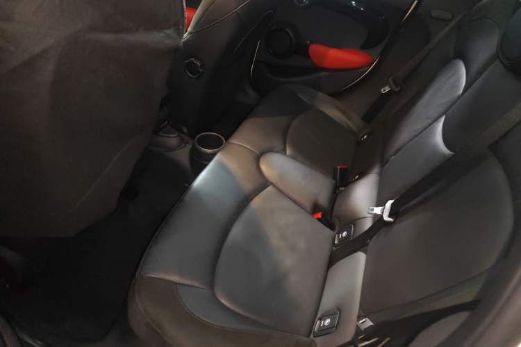Used MINI 2021 1.5T COOPER Artist Five-Door Edition Left Rear Seat