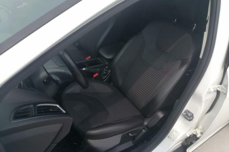 Used Ford Focus 2017 Hatchback 1.6L Automatic Fashion Edition Smart Drive Version Left Front Seat