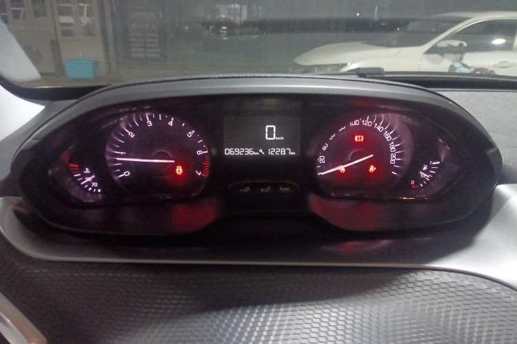 Used Peugeot 2008 2014 1.6L Manual Trend Edition