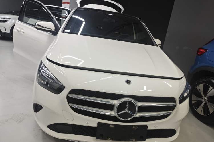 Used Mercedes-Benz B-Class 2022 Updated B 200 Fashion Edition Front