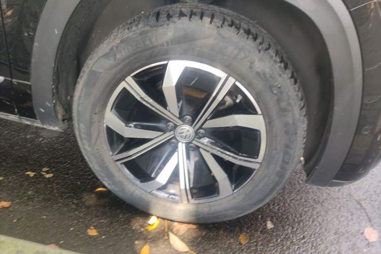 Used Volkswagen Teramont X 2020 Facelift 380TSI Four-Wheel Drive Luxury Edition Right Front Wheel Hub