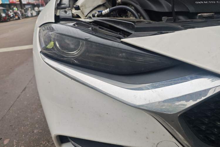 Used Mazda CX-4 2020 2.0L Automatic Two-Wheel Drive Blue Sky Exploration Edition Right Front Headlight