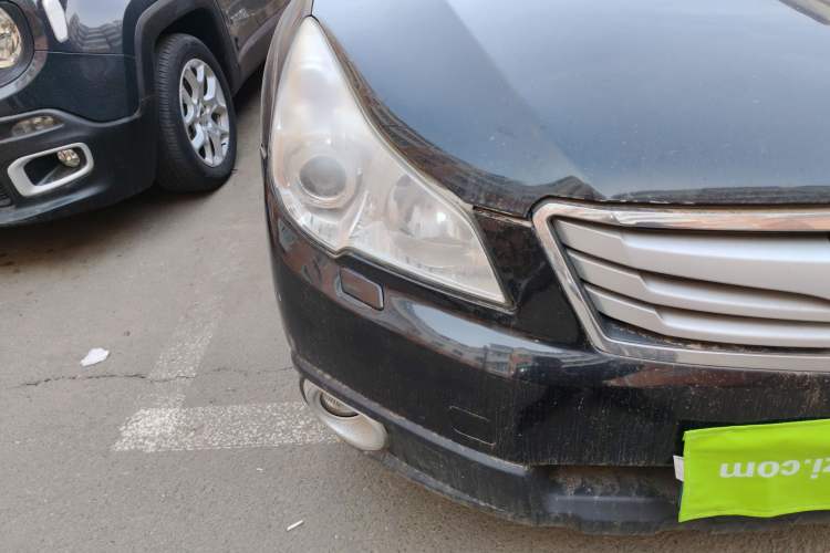 Used Subaru Outback 2010 2.5i Luxury Edition Right Front Headlight