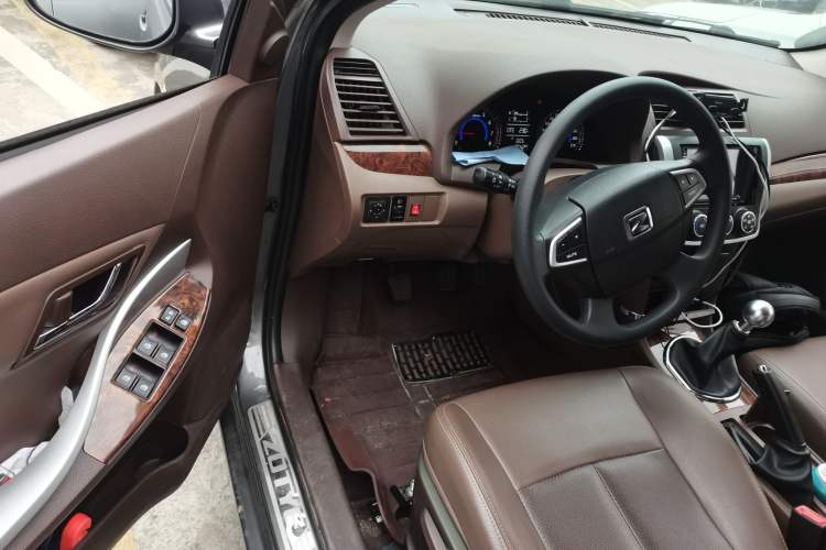 Used Zotye Z300 2014 1.5L Urban Edition Manual Luxury Model