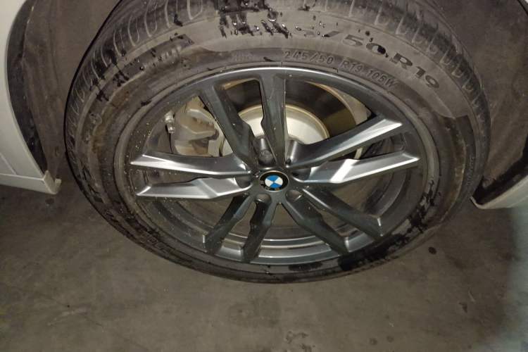 Used BMW X3 2021 xDrive25i M Sport Package Right Front Wheel Hub