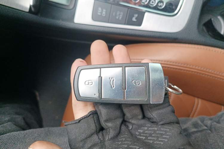 Used Volkswagen FAW-Volkswagen CC 2010 2.0 TSI Luxury Model Vehicle Key