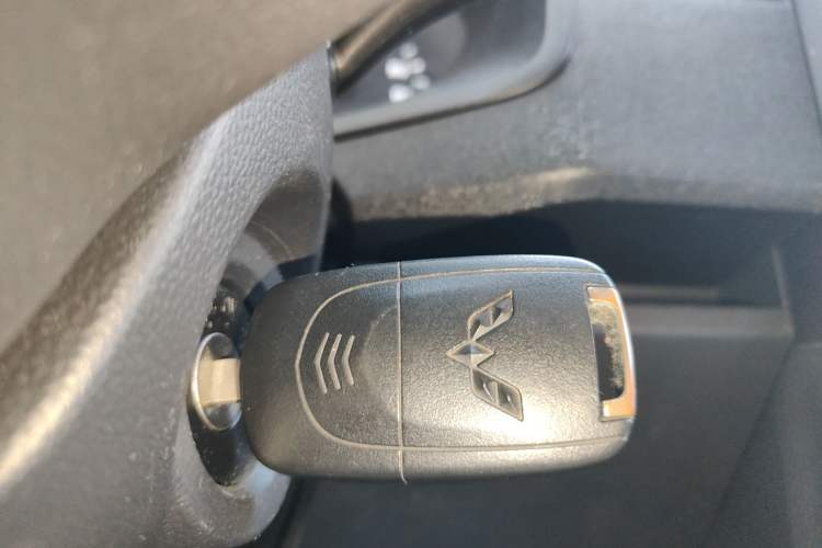 Used Wuling Hongguang PLUS 2019 1.5T Manual Standard Edition 5 Seats Vehicle Key